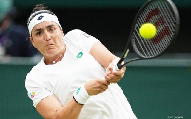 ウィンブルドン8強のジャバーが新型コロナで苦しむ母国のためオークションに出品