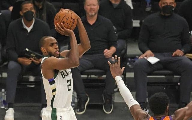 怒濤の10連続得点でバックスを勝利へと導いたミドルトン「自分の全てを捧げるのさ」