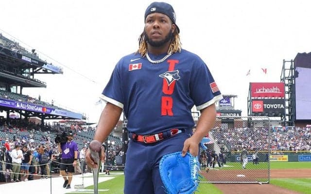 【MLB】「こんなの見たことない」球宴MVPゲレーロJr.の“家族愛”溢れる奇抜ミットにファン喝采