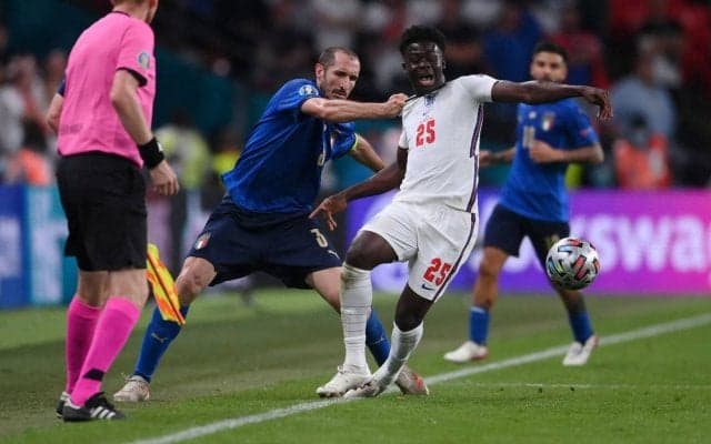 ユーロ2020決勝の問題シーンを右腕にタトゥーで刻む強者現る