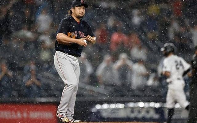 【MLB】澤村拓一、2連続被弾でメジャー初黒星　1死しか奪えず降板、雨中のマウンドで唖然
