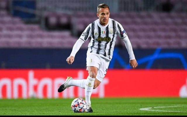 アルトゥール、除去箇所の写真とともに手術成功を報告…「すべてがうまくいった」