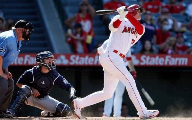 【MLB】大谷翔平の“激低ボール”打ち34号に実況も仰天　「投球の位置を見てください！」