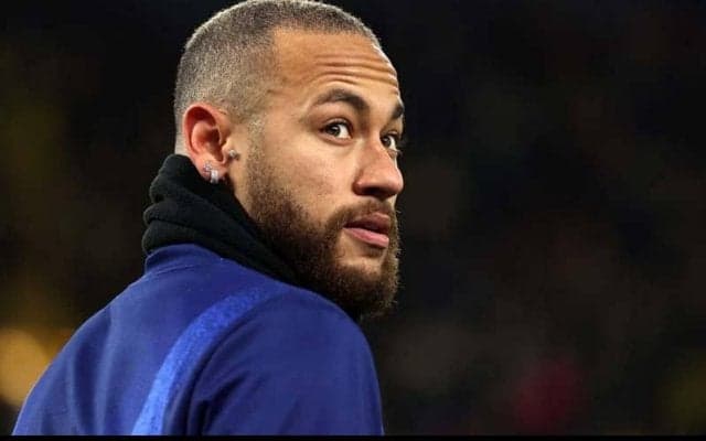 “編み込み”ヘアーに挑戦したネイマール、早くも再イメチェンで今度は“オシャレ坊主”に