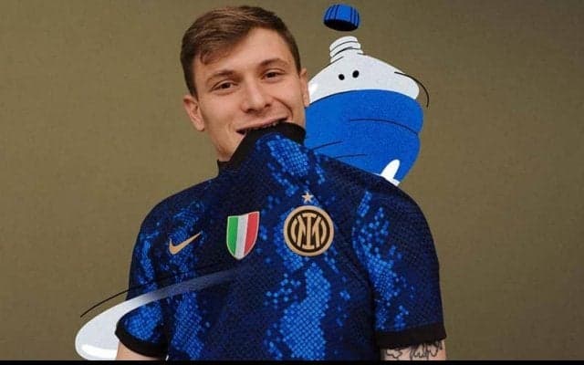 インテルの“蛇柄”ユニフォームが試合でお披露目！ファンからは様々な声「かっこいい」「胸スポンサー次第」