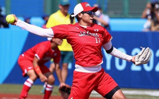 ソフト上野、5回途中7奪三振の快投に豪州脱帽　「世界最高の1人である理由を示した」