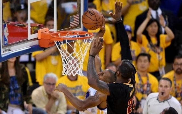 ヤニスやレブロンもノミネート…『HoopsHype』が選ぶNBAベストブロック集