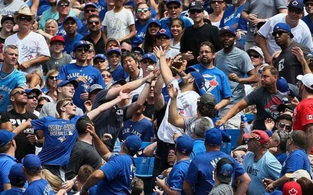 【MLB】痛烈打球から少女守った“紳士キャッチ”が再脚光　英雄の少年が「完ぺきなテクニック」