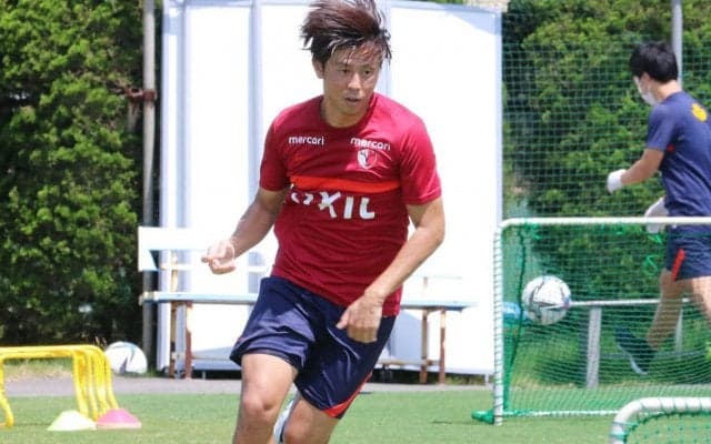 内田篤人から「お前がつけろ」、鹿島伝統の背番号「2」を背負うDF安西幸輝が移籍を決断した「いつでも待っている」という言葉