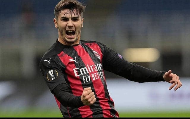 ミランの新“10番“ブラヒム・ディアスが気合の“ロッソネロ” ヘアにイメチェン！