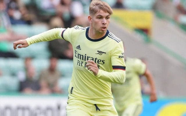 アーセナルの新10番はスミス・ロウに決定！ 長期契約締結を発表