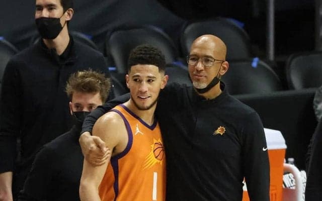 サンズACからペリカンズのHCとなったウィリー・グリーンへ指揮官とブッカーがエール