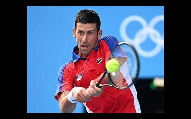 偉業達成狙うジョコ 白星発進