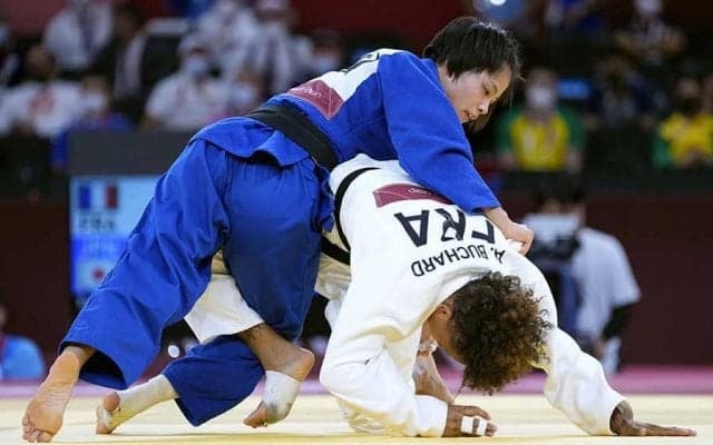 阿部詩、8分超激闘の金メダルに号泣「努力やっと報われた」「お兄ちゃん応援します」