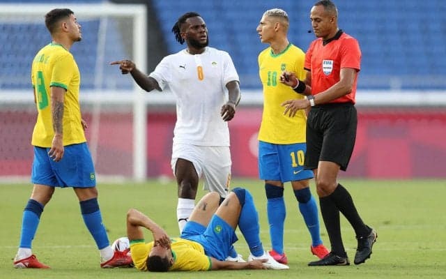 退場者2名、共に連勝目指したブラジルvsコートジボワールは痛み分け《東京オリンピック》