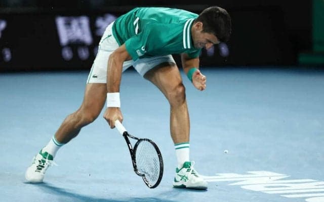 ジョコビッチ「ロジャーもラファもいないのは奇妙」なオリンピックでラケット破壊も