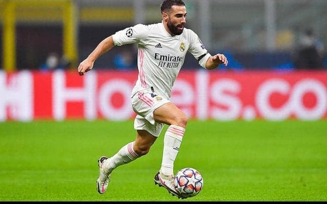 マドリーがカルバハルとの契約を2025年まで延長!