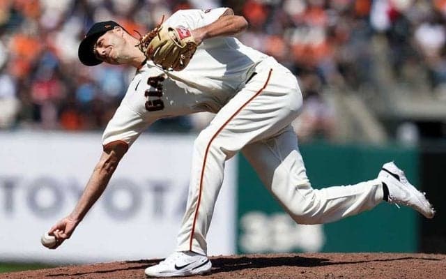 【MLB】“浮き上がる変化球”が「とんでもない角度から…」　ど真ん中でも打てない魔球の衝撃
