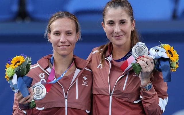 ベンチッチ、単複で2つのメダルを獲得し笑顔「一人で戦っていると感じなかった」[東京オリンピック]