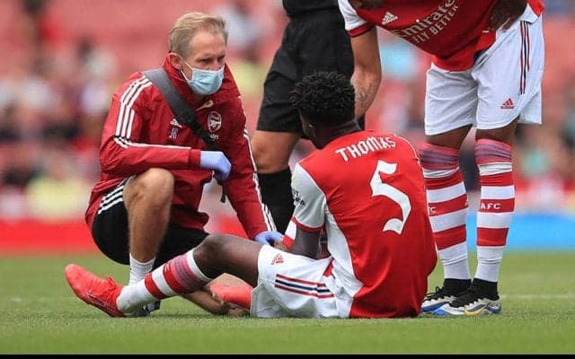 アーセナルMFトーマスが開幕前に右足首負傷…全治4〜6週間の可能性も？