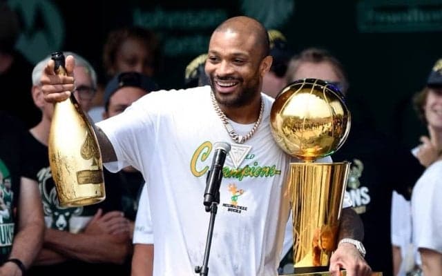 PJ・タッカーが所有する2750万円相当のエアジョーダン1…その正体とは？