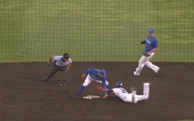 タッチかわした“神の手”以上に「審判がすげぇ」　瞬時に下した神判定に絶賛の声