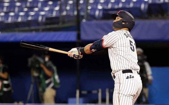 鈴木誠也、場外寸前の特大弾！　飛距離に米記者驚愕「スズキがボールを消滅させた」