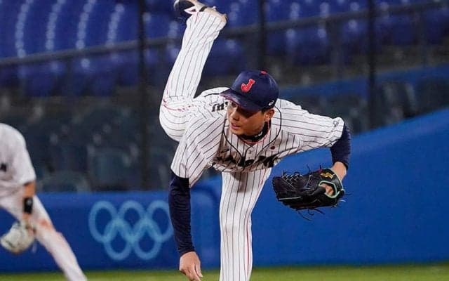 サヨナラ打の甲斐も絶賛した劇的勝利の立役者　延長10回を抑えた栗林の好救援