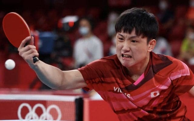 【五輪卓球】張本智和、気迫の1勝　日本、スウェーデンに王手