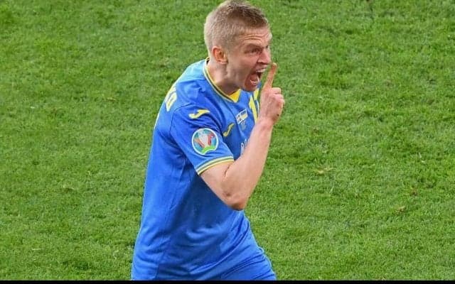 シティDFジンチェンコに第1子が誕生！ 2020年に美人TVレポーターと結婚