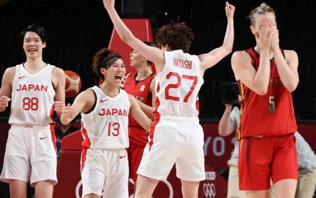 残り16秒で林咲希の逆転3ポイントが炸裂！　日本がベルギーを破り、史上初の準決勝へ／東京オリンピック