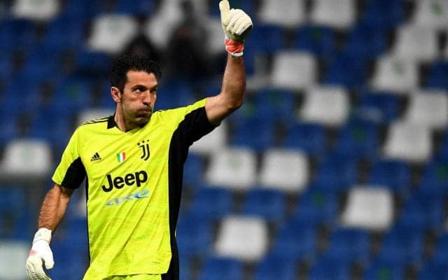 「まだまだ若い」20年ぶりパルマ復帰の43歳ブッフォンが渾身のシュートストップ！「なんてセーブだ！」