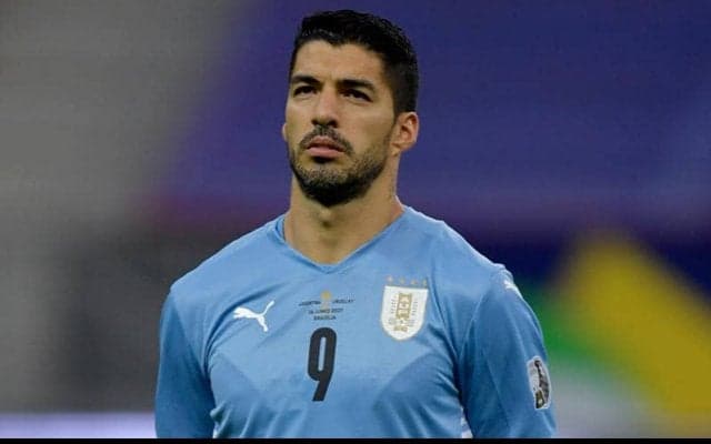 五輪はサッカーの世界大会にあらず? FIFAがウルグアイのユニフォームから星2つの削除を要求か