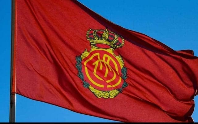 マジョルカが新ユニフォームを発表！モデルにはナダルを起用