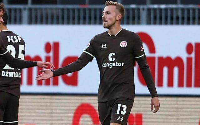 ヒザの皿が飛び出してしまう…ザンクト・パウリの若手がショッキングな負傷「ヒザを戻して！」