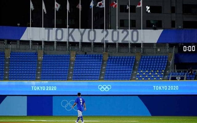 日本の夏“黄昏の空”に世界ウットリ　別世界みたいなハマスタが「なんて美しい1枚」