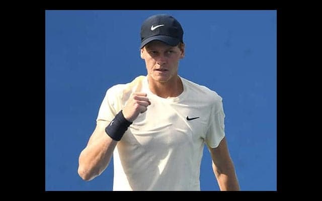 19歳シナー4強「変化が必要」