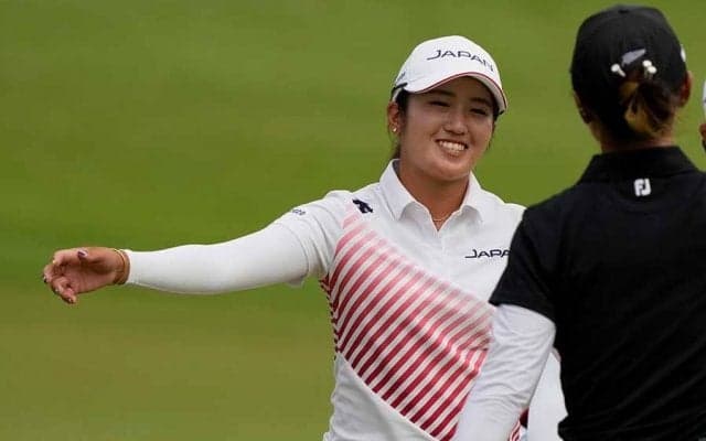 稲見萌寧のパットに”入れ”と願う　銅メダルリディア・コの姿にSNS感動「素敵な人だ」