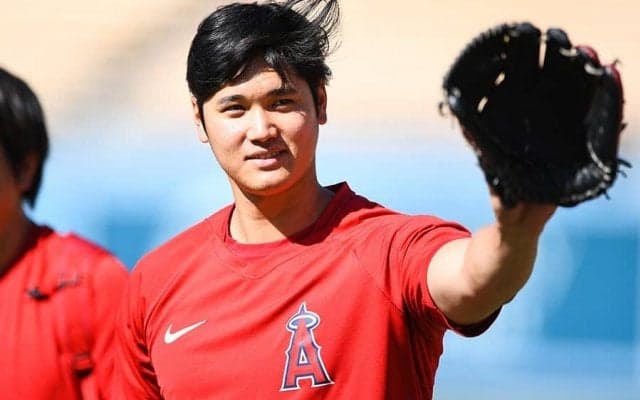 【MLB】「私の心拍数も測ってくれる？」　大谷翔平の“ドクター姿”にファン「激しい動悸」
