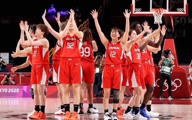 バスケ女子、大健闘の銀メダル　7連覇＆55連勝の米国に75-90敗戦も歴史的快進撃