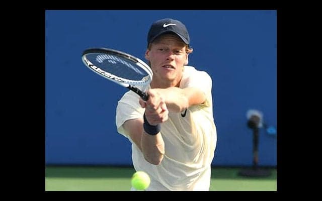 19歳シナー 失セット0で決勝へ