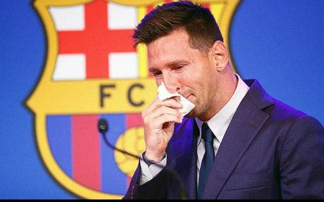 メッシがバルセロナに涙の別れ…「ここに残ると確信していたけど、さよならを言わなければならない」