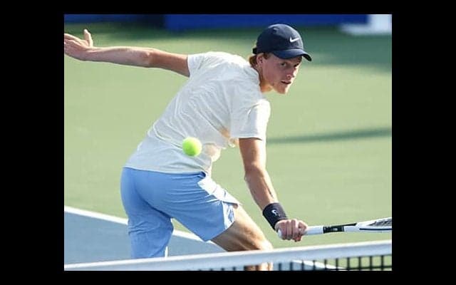 19歳シナー 激闘制し3勝目達成