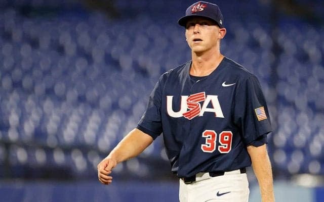 燕マクガフが山田＆村上との“金銀3ショット公開”　勝者を敬う姿に五輪公式も称賛