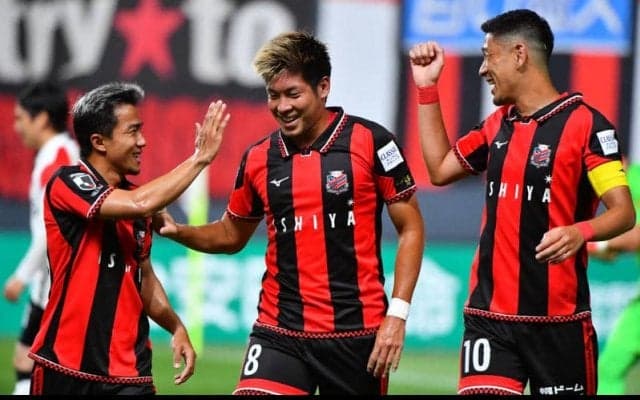 J1通算100試合出場の深井が豪快ヘッド！ 札幌が江坂デビューの浦和を退け3試合ぶり白星【明治安田J1第23節】