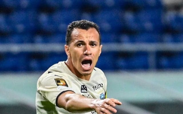 川崎、無敗継続も“因縁の大分戦”で「レアンドロ・ダミアンが筋肉負傷交代」の緊急事態