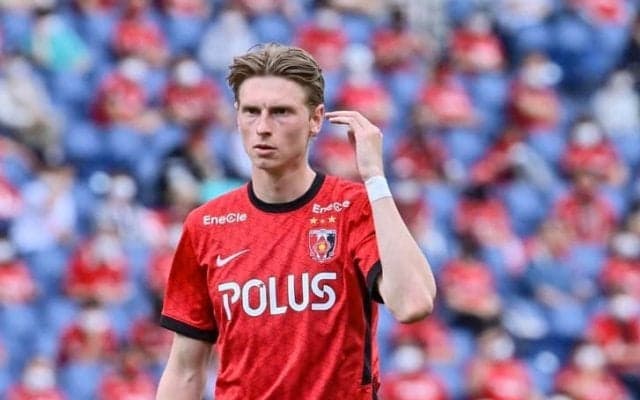 【J1分析】キャスパー・ユンカーと交わした「飲水中の会話」【江坂任移籍後初スタメンも…浦和敗戦(2)】