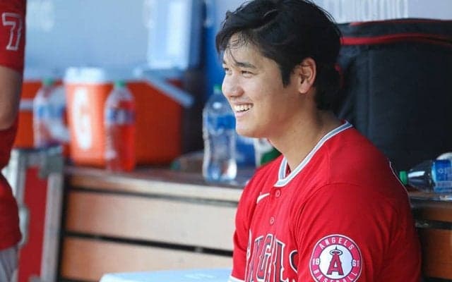 【MLB】「奇妙だ」「不気味」完成度低すぎて日米大爆笑、敵地に出現した“ニセ大谷翔平”