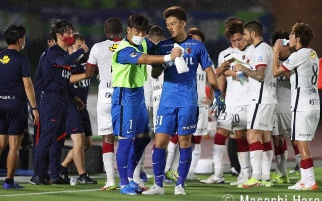 【J1分析】湘南対鹿島「クォン・スンテ先生の特別講義」(1)飲水タイムにGK沖悠哉が探し求めた相手