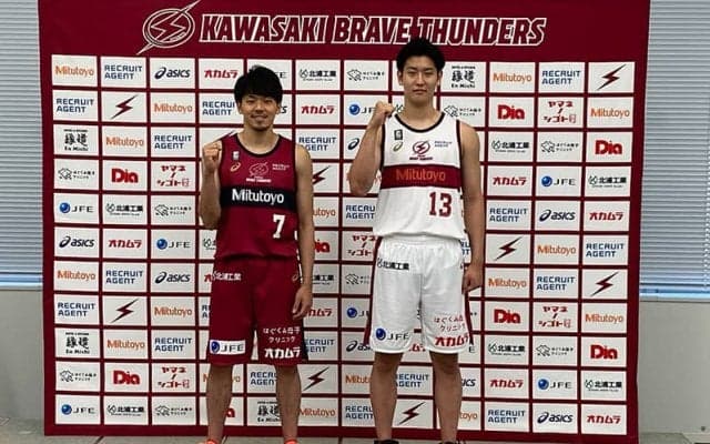 川崎が今季のユニフォームを発表…モデルの篠山竜青は「一言カッコいいなと…」